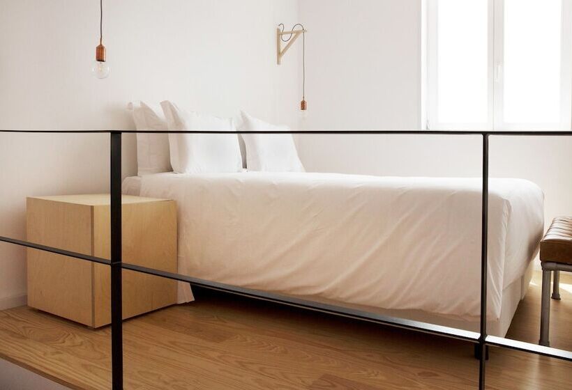 ジュニアスイート, Sapientia Boutique