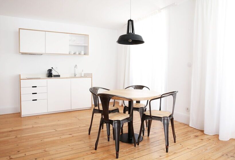 شقة غرفة واحدة, Sapientia Boutique