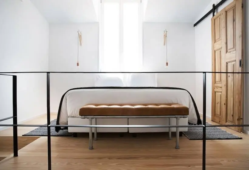 سوییت جونیور, Sapientia Boutique