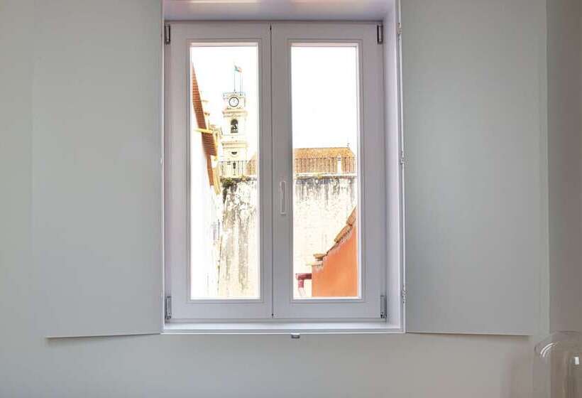 جناح جونيور, Sapientia Boutique