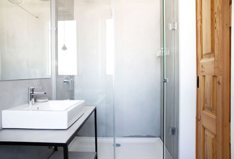 شقة غرفة واحدة, Sapientia Boutique