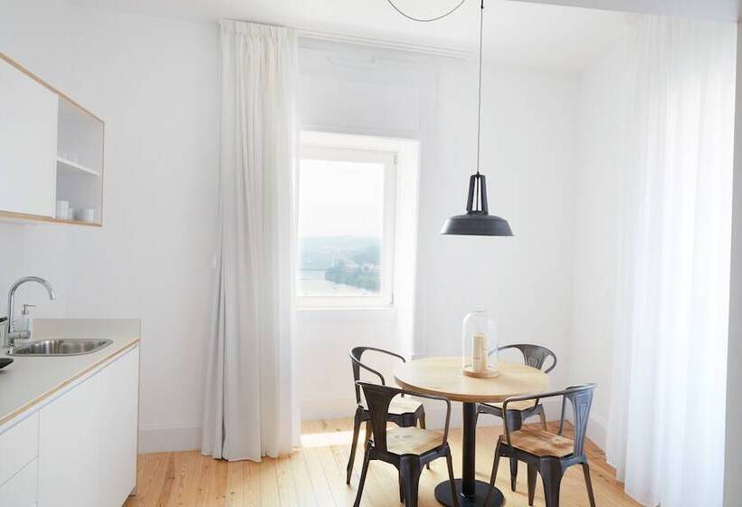 شقة غرفة واحدة, Sapientia Boutique