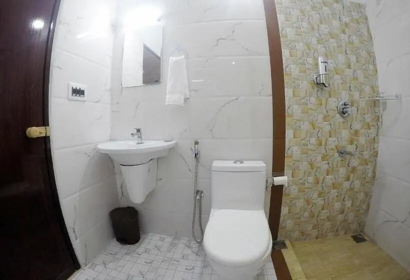 اتاق استاندارد یک نفره, Sapphire Club Cherai Beach Villa