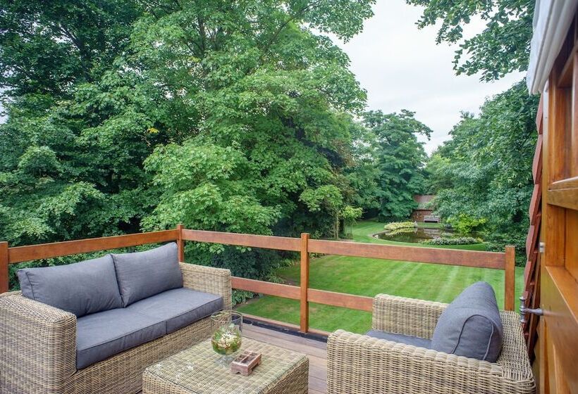 חדר דלוקס נוף לגינה, Villa Magdalena Eeklo