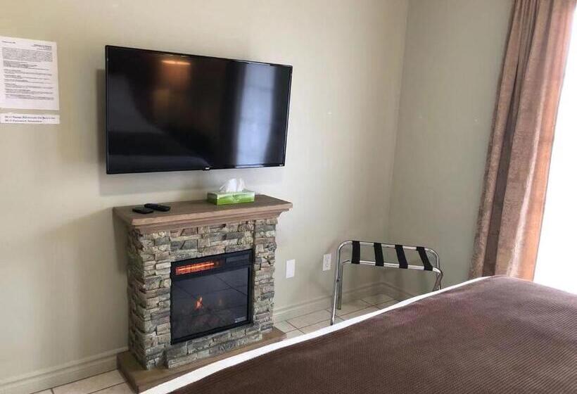 Номер Deluxe, Adventure The Bruce Inn   Recently Renovated With Outdoor Hot Tub