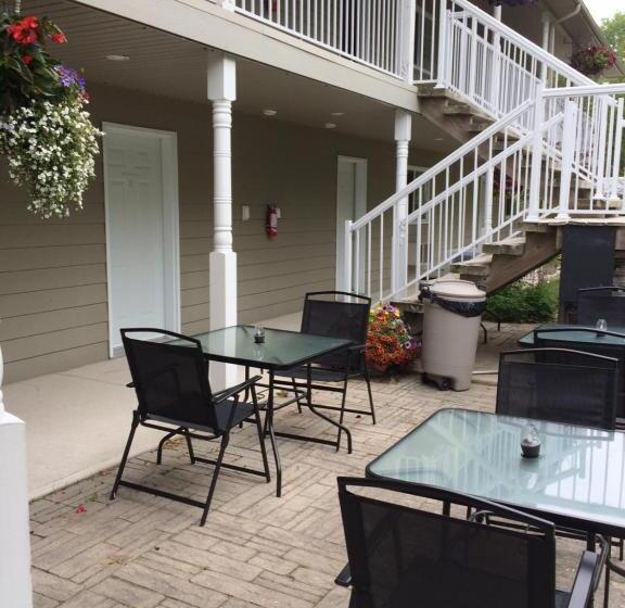 غرفة ديلوكس, Adventure The Bruce Inn   Recently Renovated With Outdoor Hot Tub