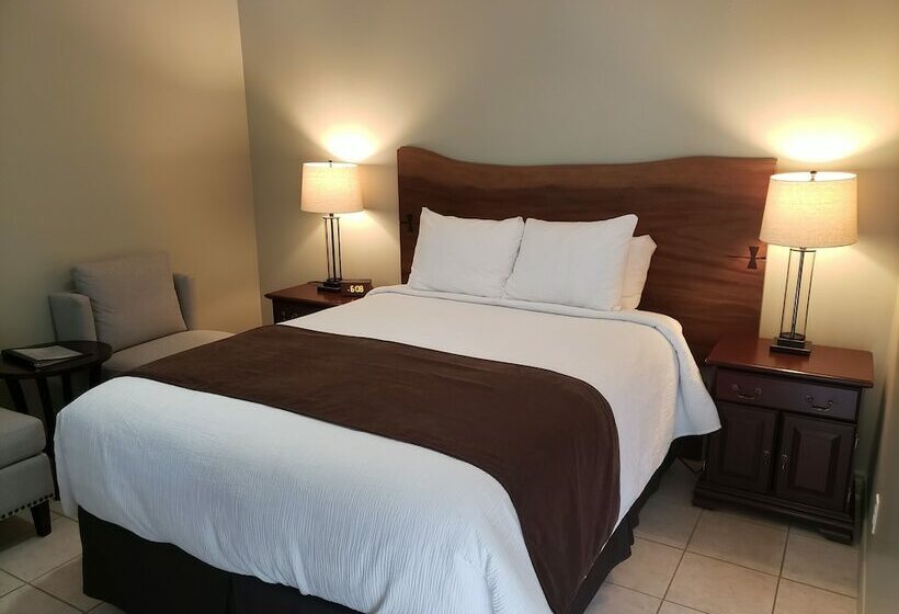 غرفة ديلوكس, Adventure The Bruce Inn   Recently Renovated With Outdoor Hot Tub