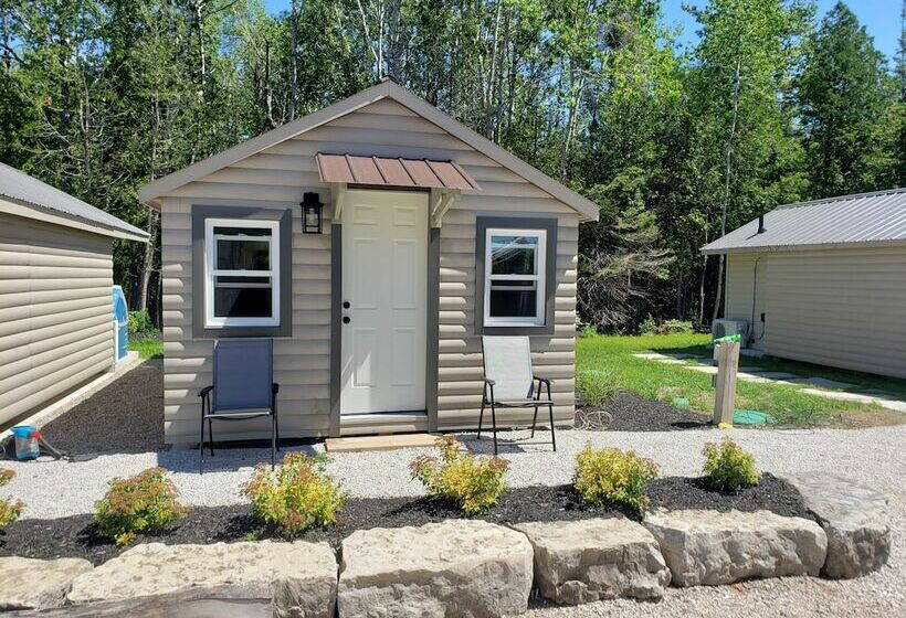 كابينة, Adventure The Bruce Inn   Recently Renovated With Outdoor Hot Tub