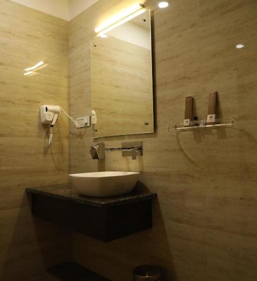 Deluxe Room, Playotel Inn Anmol Classic