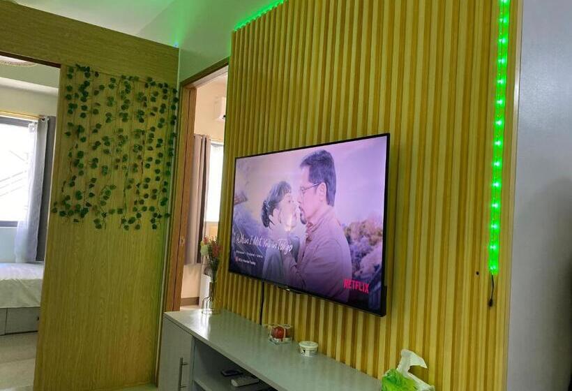 اتاق خانوادگی, Cozy Blossom Near Naia