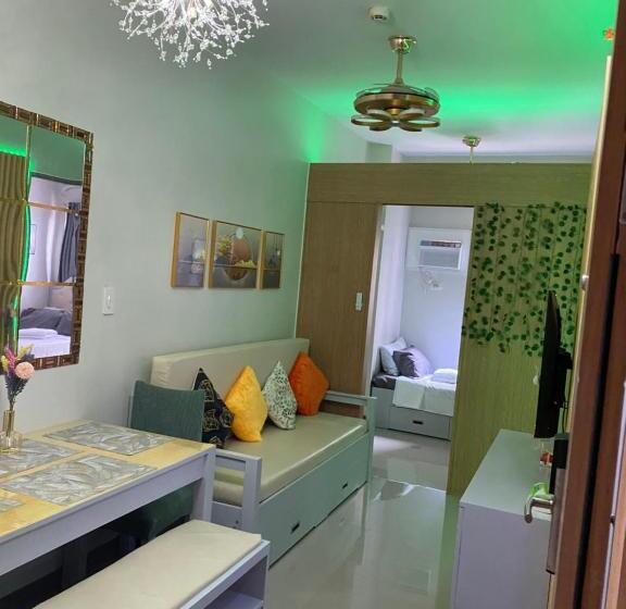 اتاق خانوادگی, Cozy Blossom Near Naia