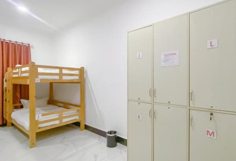 공동 객실, Easy Backpackers Paradise