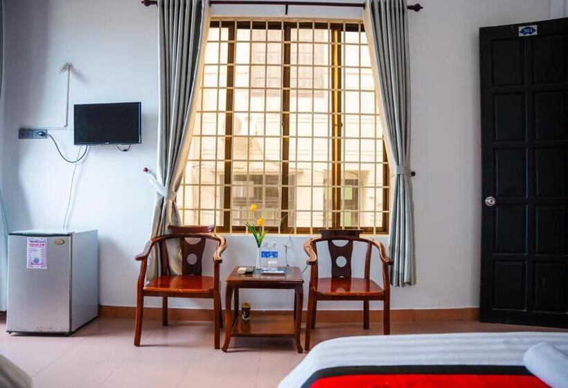 Deluxe room with river view, Velvet Rose