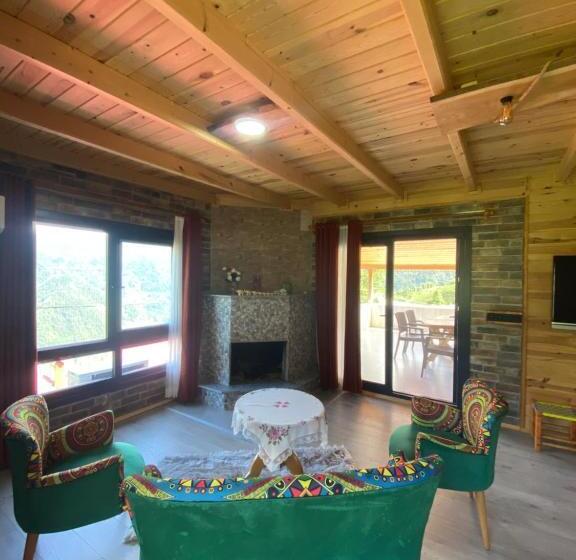 ファミリールーム, Mira Suit Apart