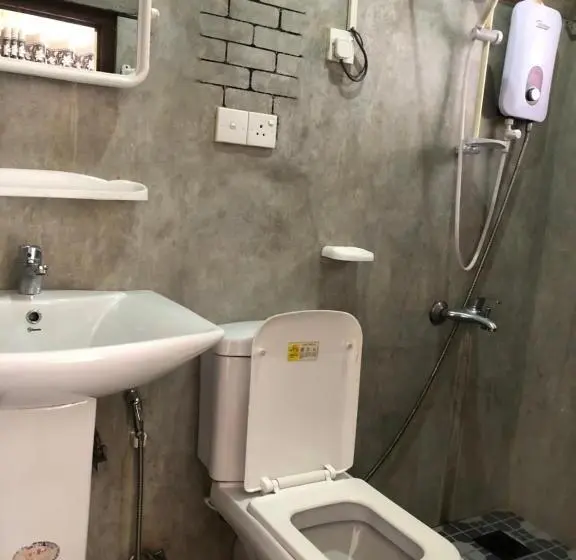 اتاق استاندارد سه نفره, White Hill Villa