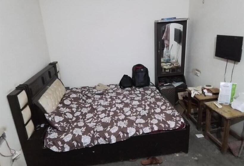 Apartamento 1 Dormitório com Terraço, Shrishyam Stay