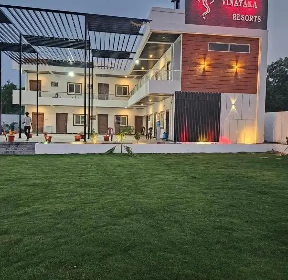 キングサイズベッドのスタンダードルーム, Vinayaka Resorts