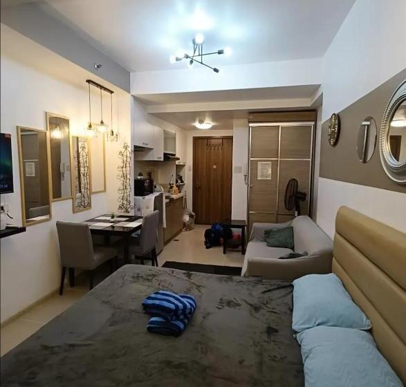 اتاق لوکس چهار تخته, Affordable Studio Type Condo In Congressional Town Center