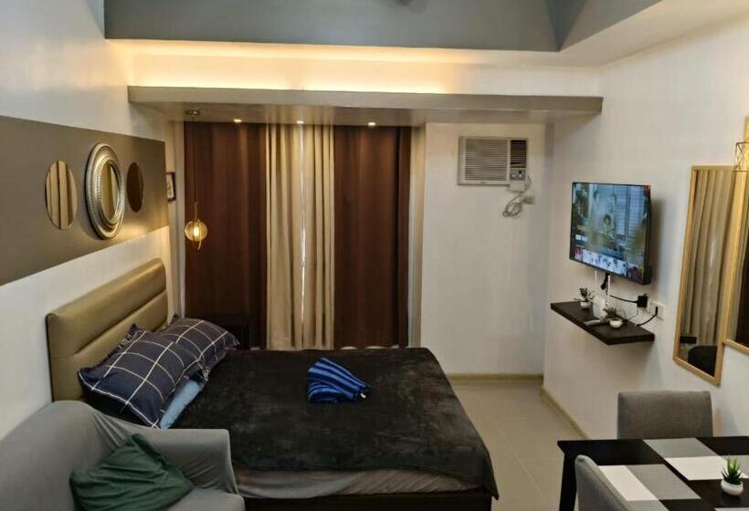 اتاق لوکس چهار تخته, Affordable Studio Type Condo In Congressional Town Center