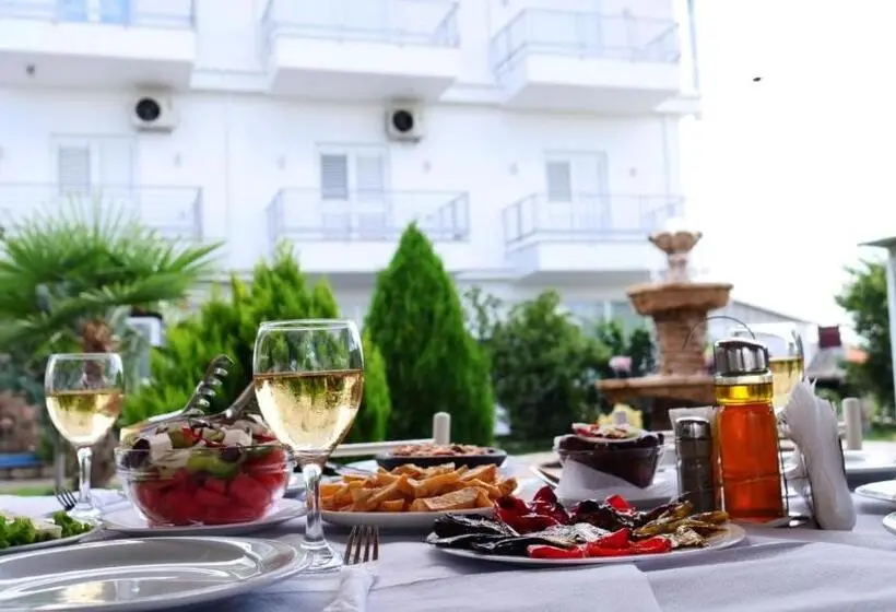 اتاق استاندارد با چشم‌انداز دریاچه, Bar Restorant Hotel Rama