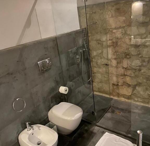 اتاق کلاسیک سه تخته, Il Carosello Dei Baroni