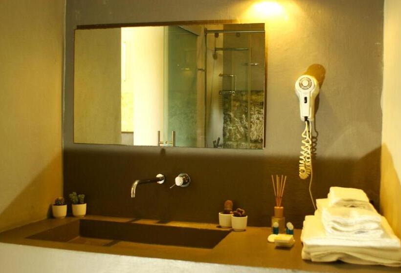 اتاق کلاسیک سه تخته, Il Carosello Dei Baroni