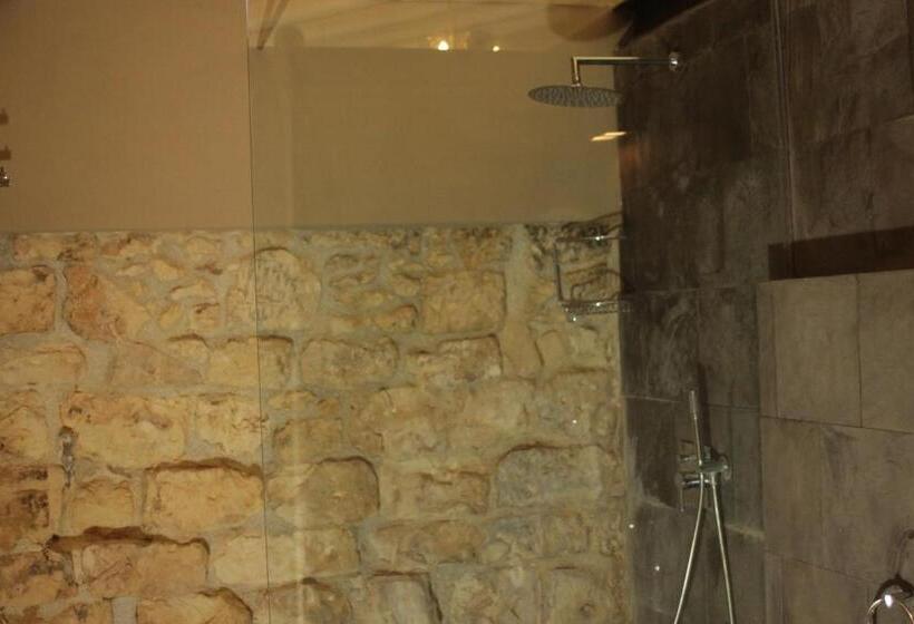 اتاق استاندارد, Il Carosello Dei Baroni