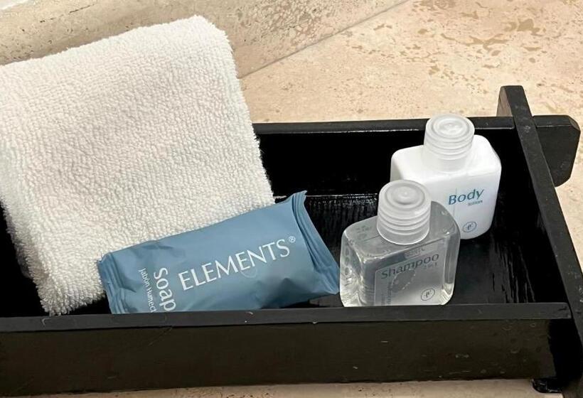 Полулюкс с Балконом, Renzzo