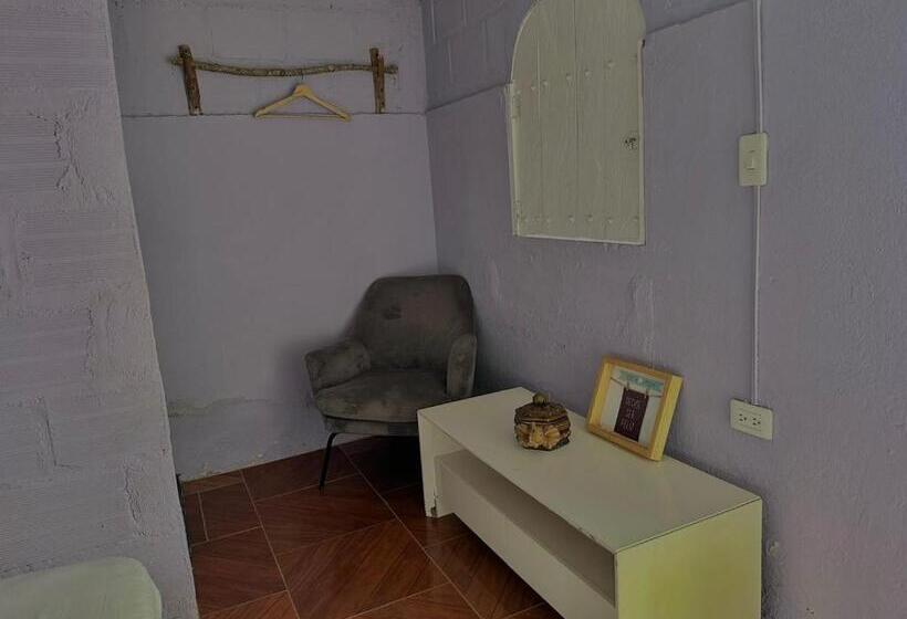 חדר אקונומי, Valle Los Amores