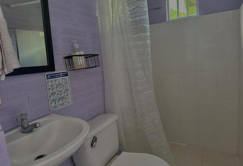 חדר אקונומי, Valle Los Amores