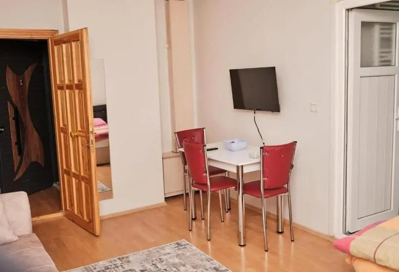 آپارتمان خانوادگی 2 خوابه, şehrin Ortasında Uygun Ve Aile İçin Apart