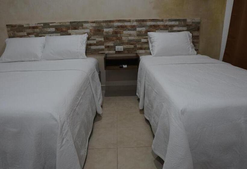 חדר סטנדרט לשלושה, Del Parque