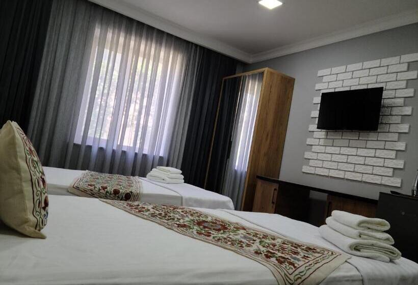 디럭스 룸, Padishakh Boutique