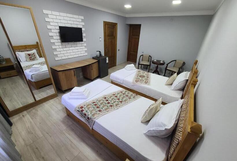 디럭스 룸, Padishakh Boutique