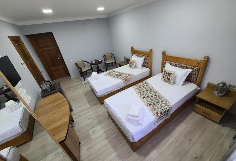 디럭스 룸, Padishakh Boutique