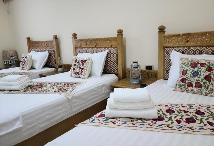 스탠다드 트리플 룸, Padishakh Boutique