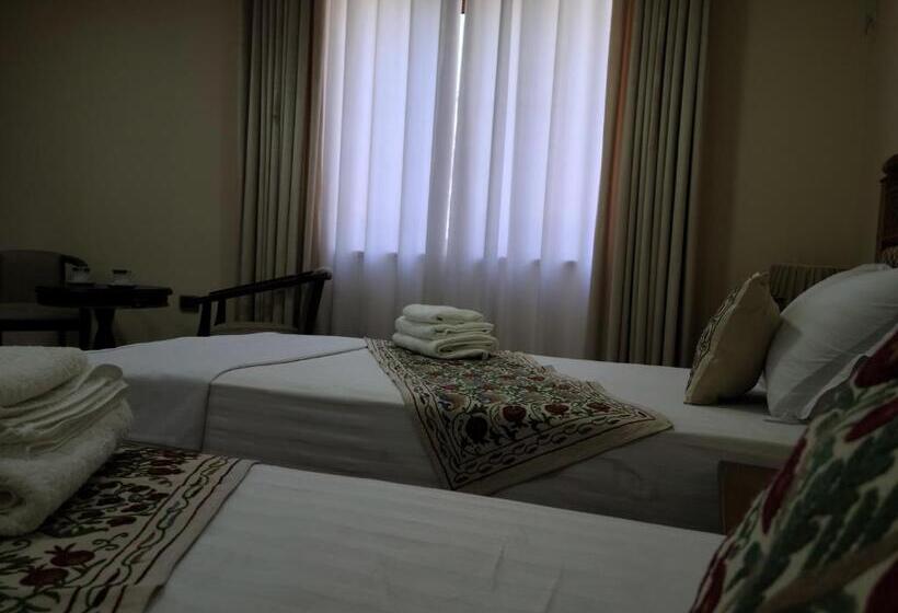 스탠다드 트리플 룸, Padishakh Boutique