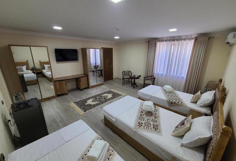 스탠다드 트리플 룸, Padishakh Boutique