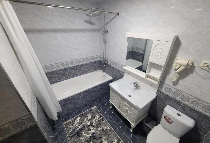 스탠다드 트리플 룸, Padishakh Boutique