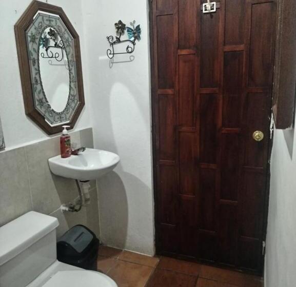 اتاق استاندارد, Rholyn Pura Vida !!