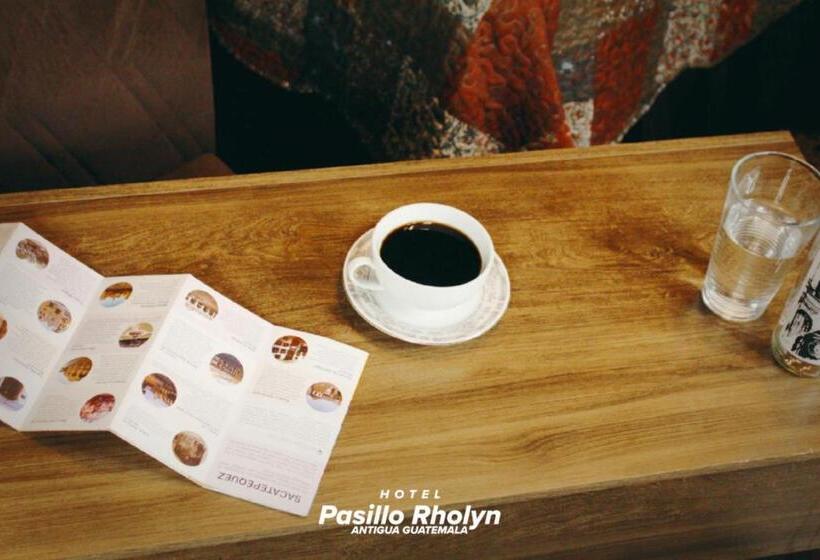 اتاق استاندارد چهار تخته, Rholyn Pura Vida !!