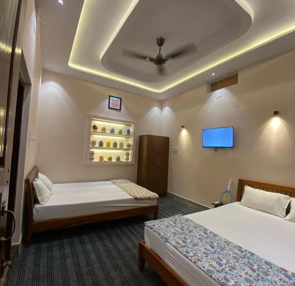 חדר משפחתי, Rudraksh ,a Luxury Home Stay In Varanasi