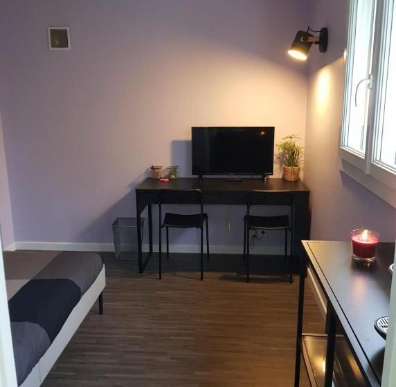 ガーデンビュースタンダードルーム, Chambre Proche Astérix, Parc Expo Villepinte, Cdg, Bourget