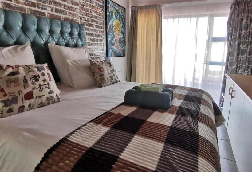 غرفة قياسية, S & S Village 22 On Wattel