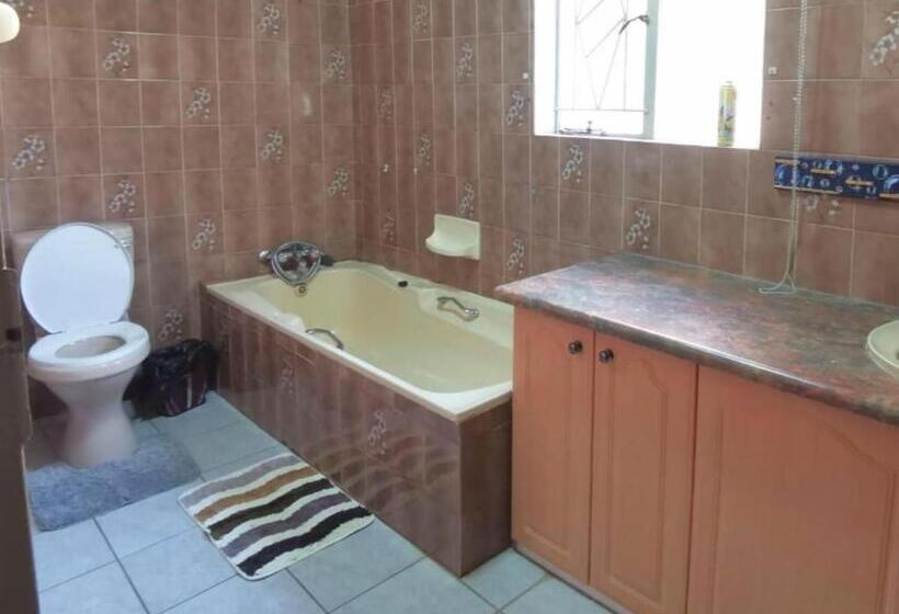 غرفة كومفورت, S & S Village 22 On Wattel