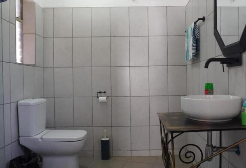 غرفة قياسية سرير كينج, S & S Village 22 On Wattel