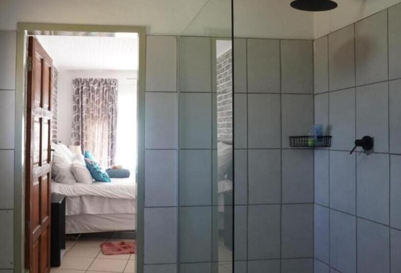 غرفة قياسية سرير كينج, S & S Village 22 On Wattel