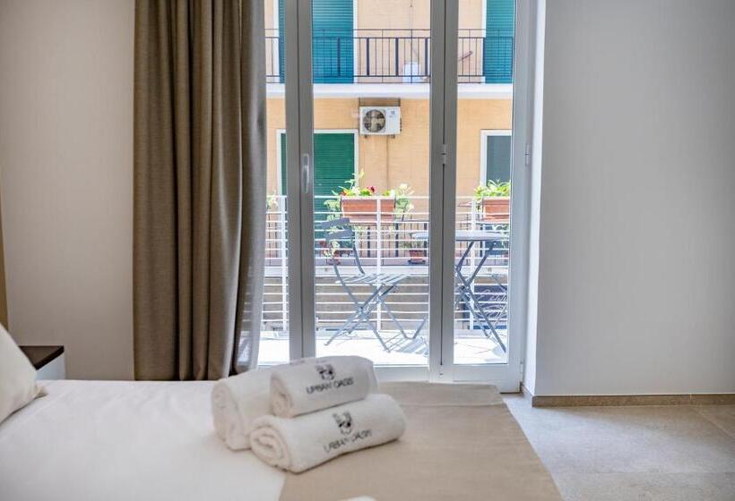 اتاق استاندارد با بالکن, Urban Oasis