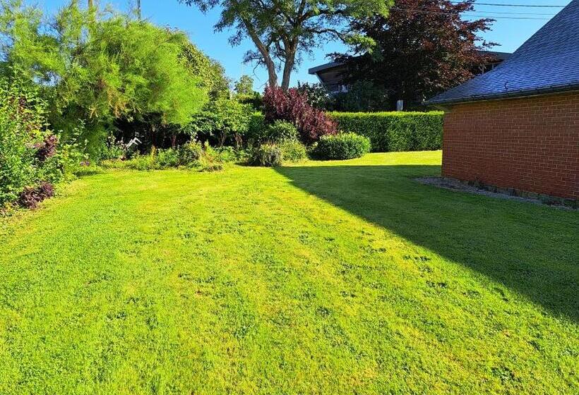 디럭스 룸, Naninne