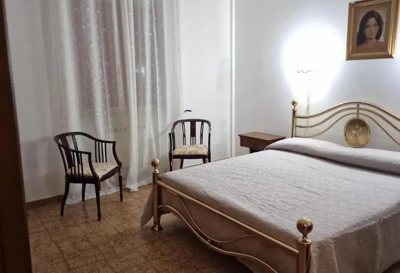 Habitació Estàndard, Dalla Fe